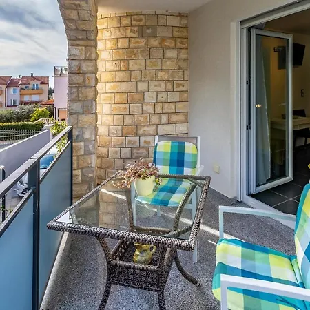 Appartement Beautiful In With Wifi Medulin